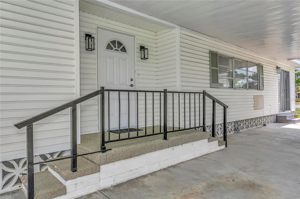 115 White Oak Way Sarasota FL 34237