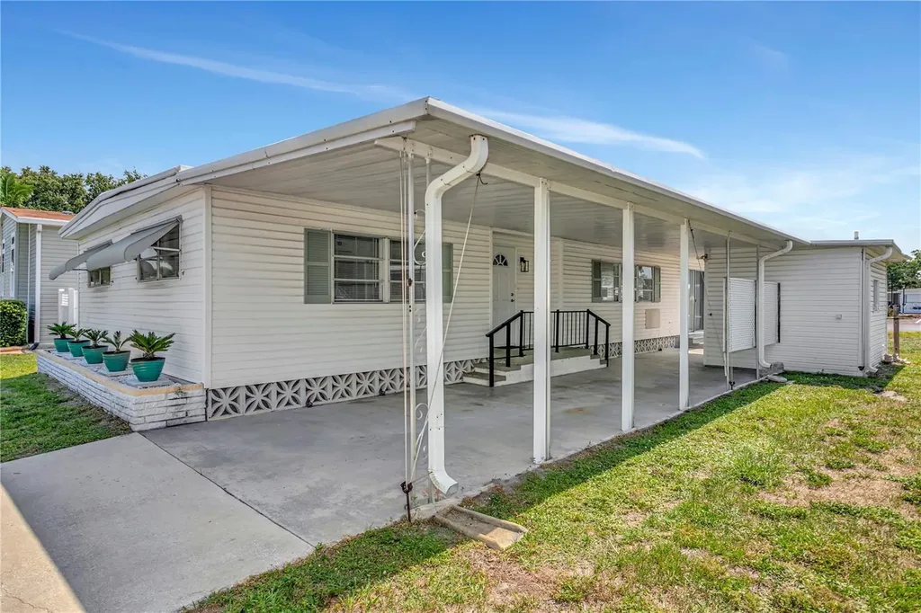 115 White Oak Way Sarasota FL 34237