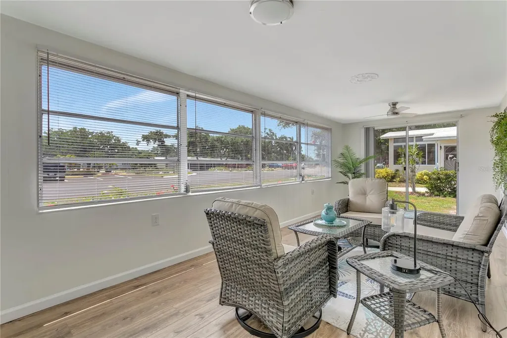 115 White Oak Way Sarasota FL 34237