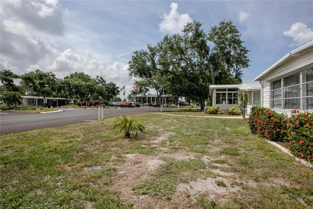 115 White Oak Way Sarasota FL 34237