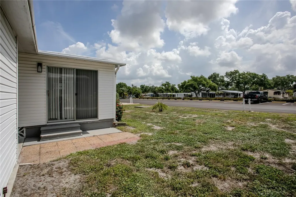 115 White Oak Way Sarasota FL 34237