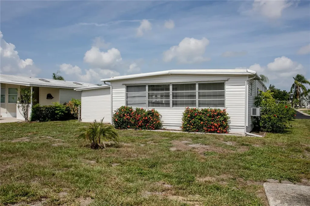 115 White Oak Way Sarasota FL 34237