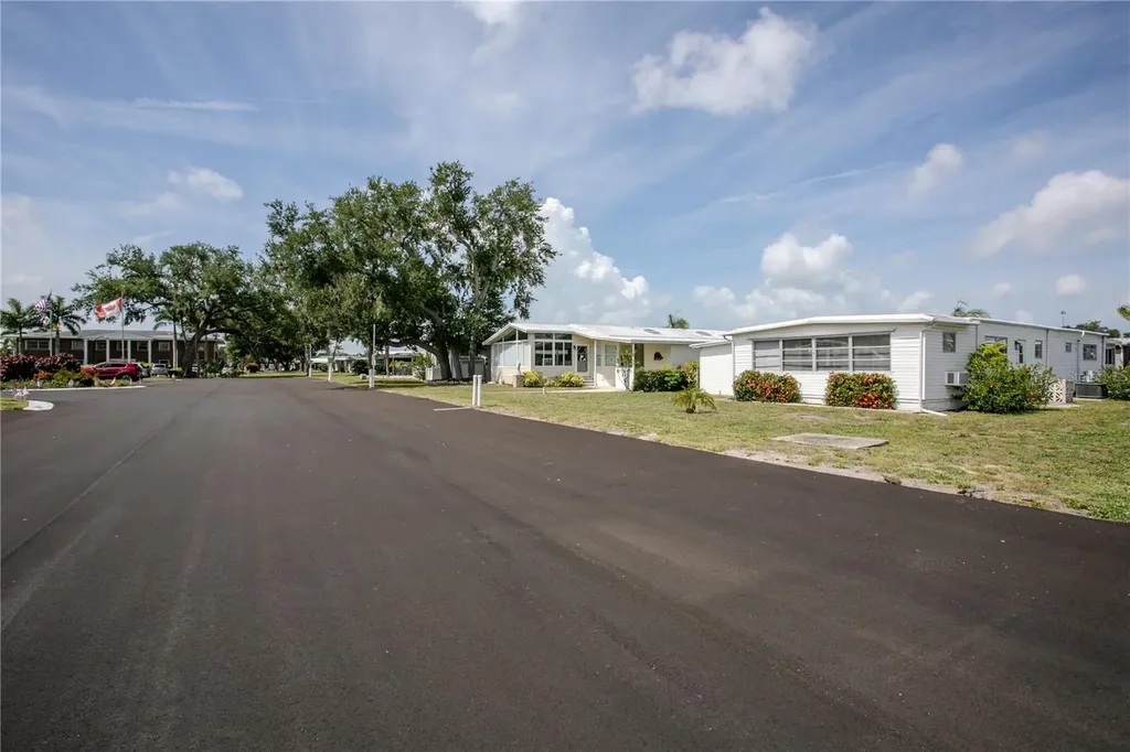 115 White Oak Way Sarasota FL 34237