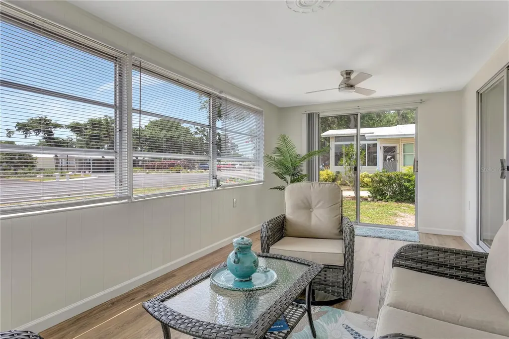 115 White Oak Way Sarasota FL 34237