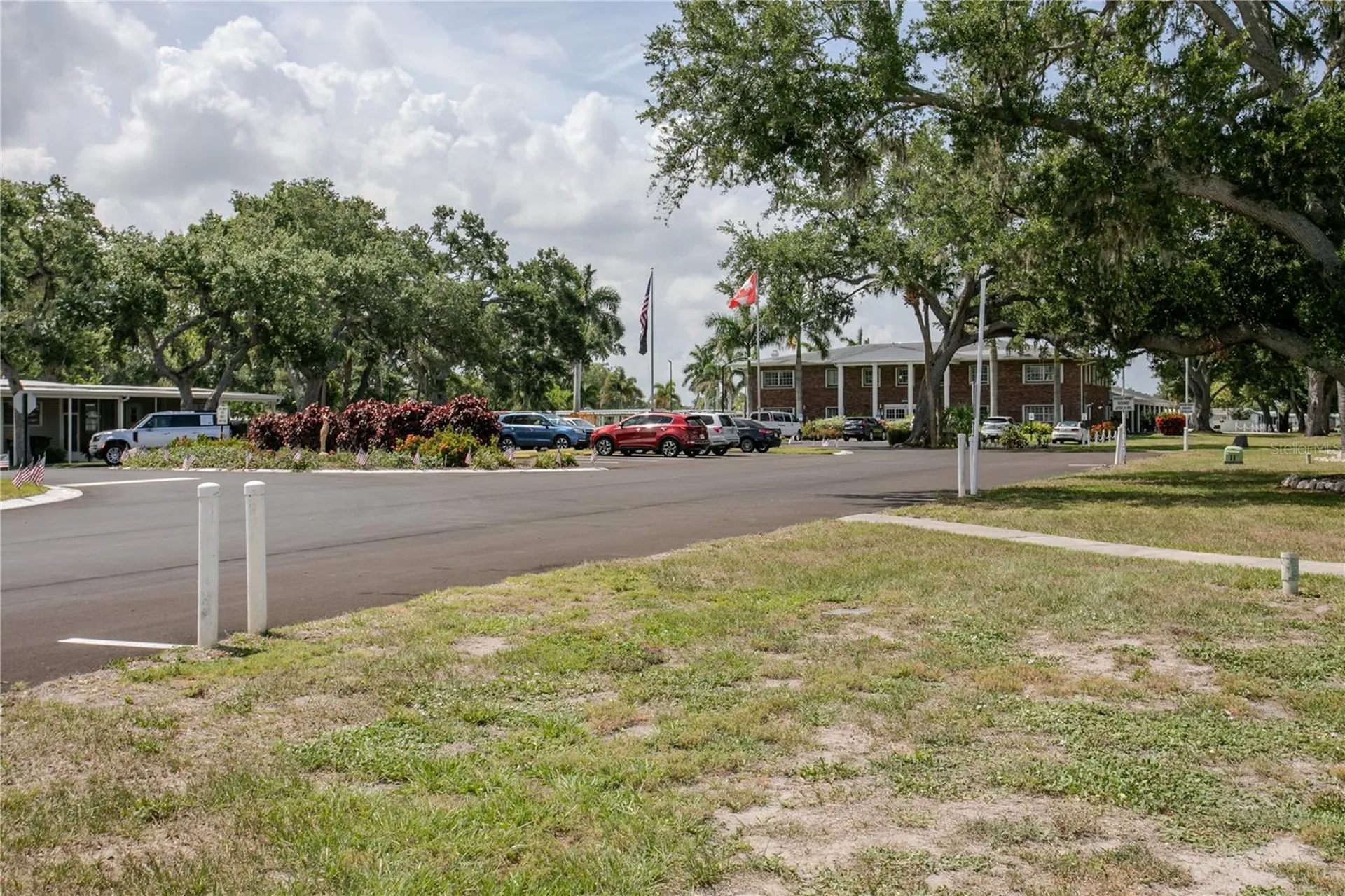 115 White Oak Way Sarasota FL 34237