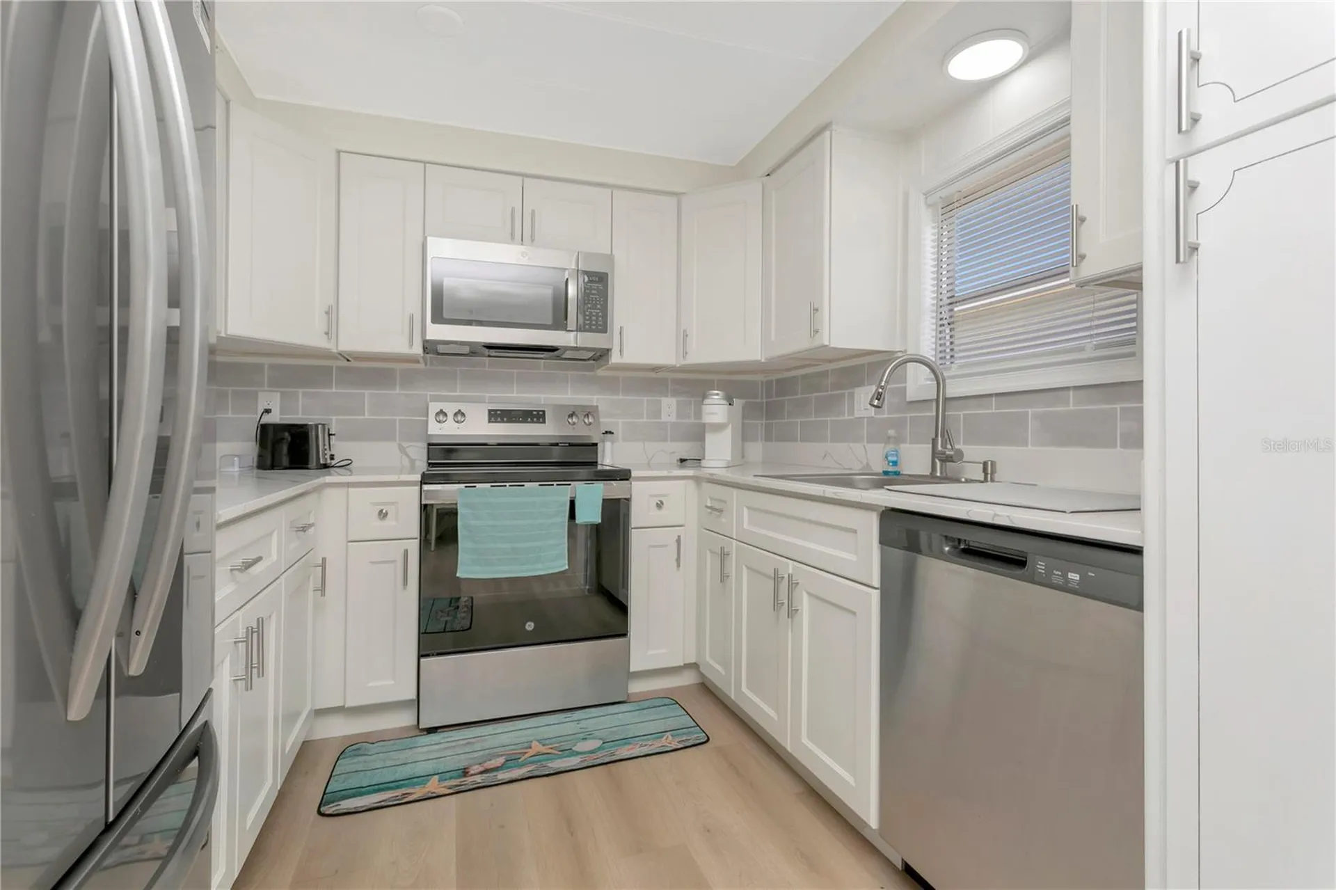 115 White Oak Way Sarasota FL 34237