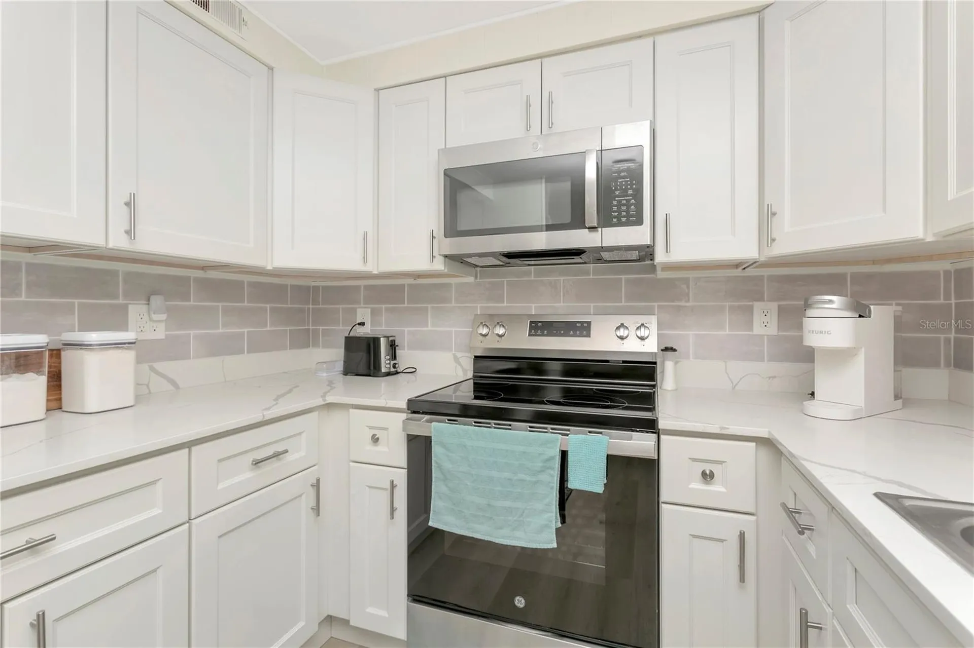 115 White Oak Way Sarasota FL 34237