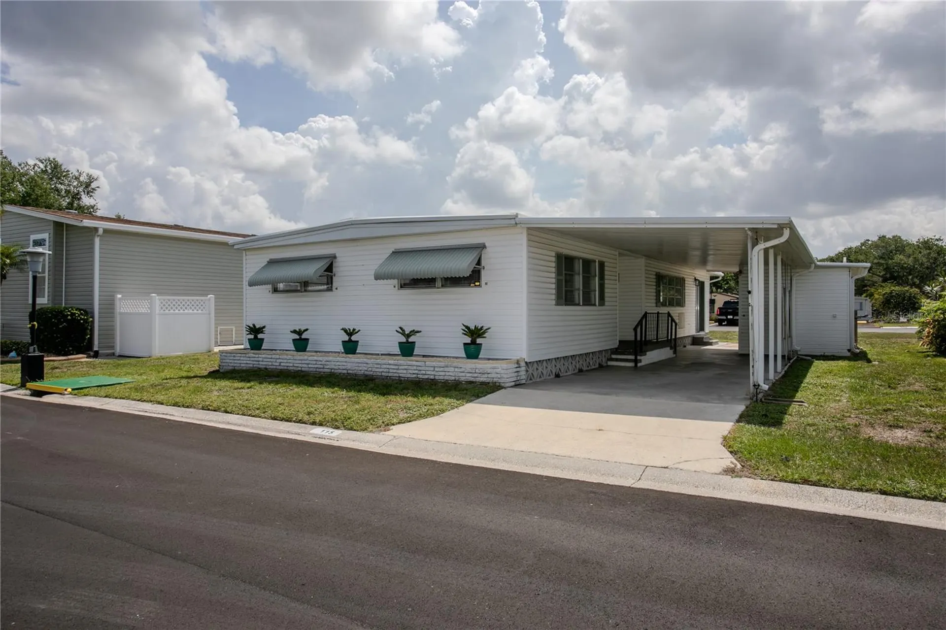 115 White Oak Way Sarasota FL 34237