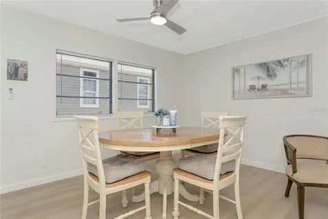 115 White Oak Way Sarasota FL 34237
