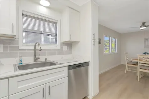 115 White Oak Way Sarasota FL 34237