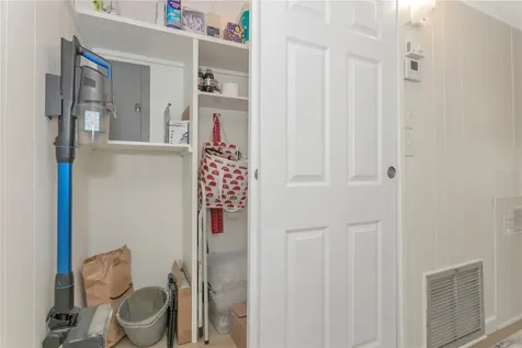 115 White Oak Way Sarasota FL 34237