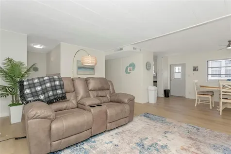 115 White Oak Way Sarasota FL 34237
