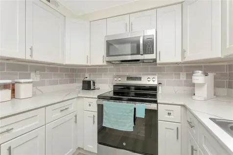 115 White Oak Way Sarasota FL 34237