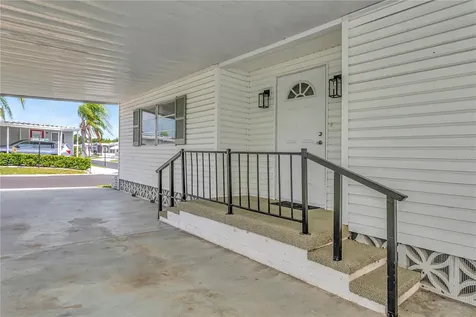 115 White Oak Way Sarasota FL 34237