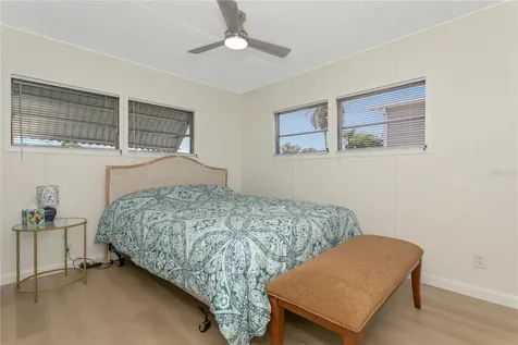 115 White Oak Way Sarasota FL 34237