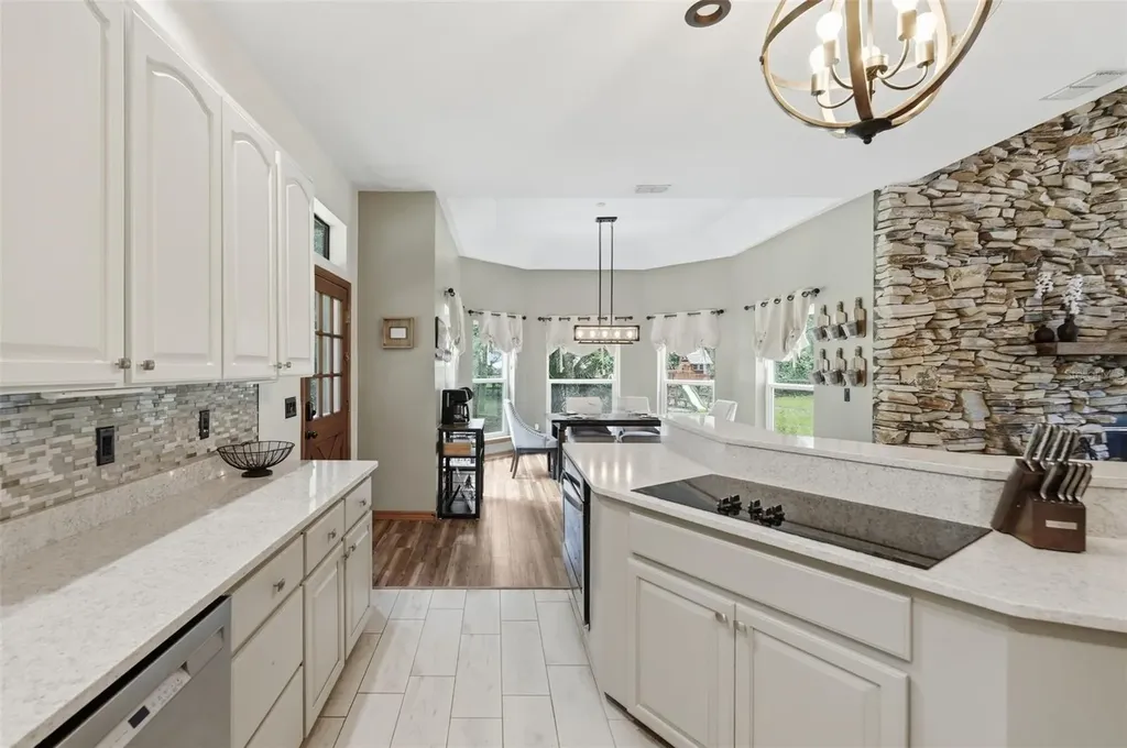 381 N Jungle Road Geneva FL 32732