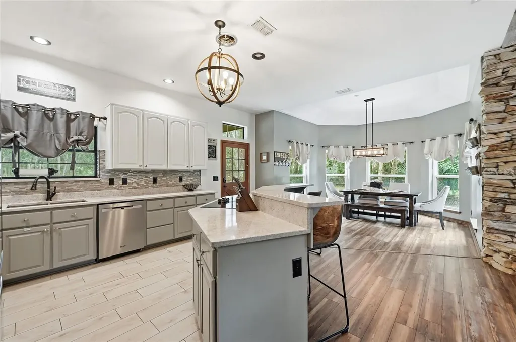 381 N Jungle Road Geneva FL 32732