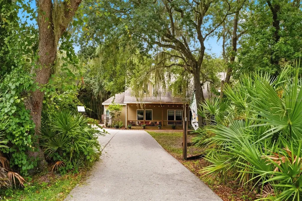 381 N Jungle Road Geneva FL 32732