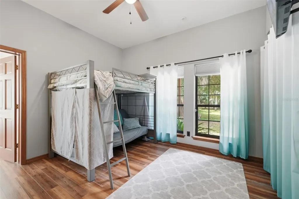 381 N Jungle Road Geneva FL 32732