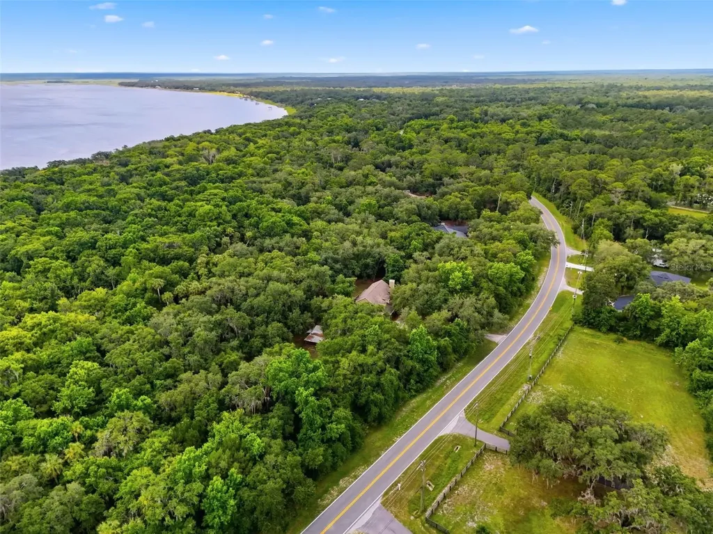 381 N Jungle Road Geneva FL 32732