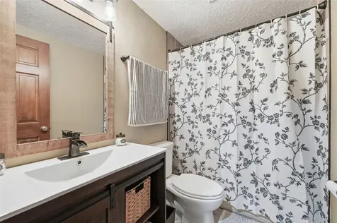 381 N Jungle Road Geneva FL 32732