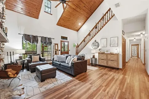 381 N Jungle Road Geneva FL 32732