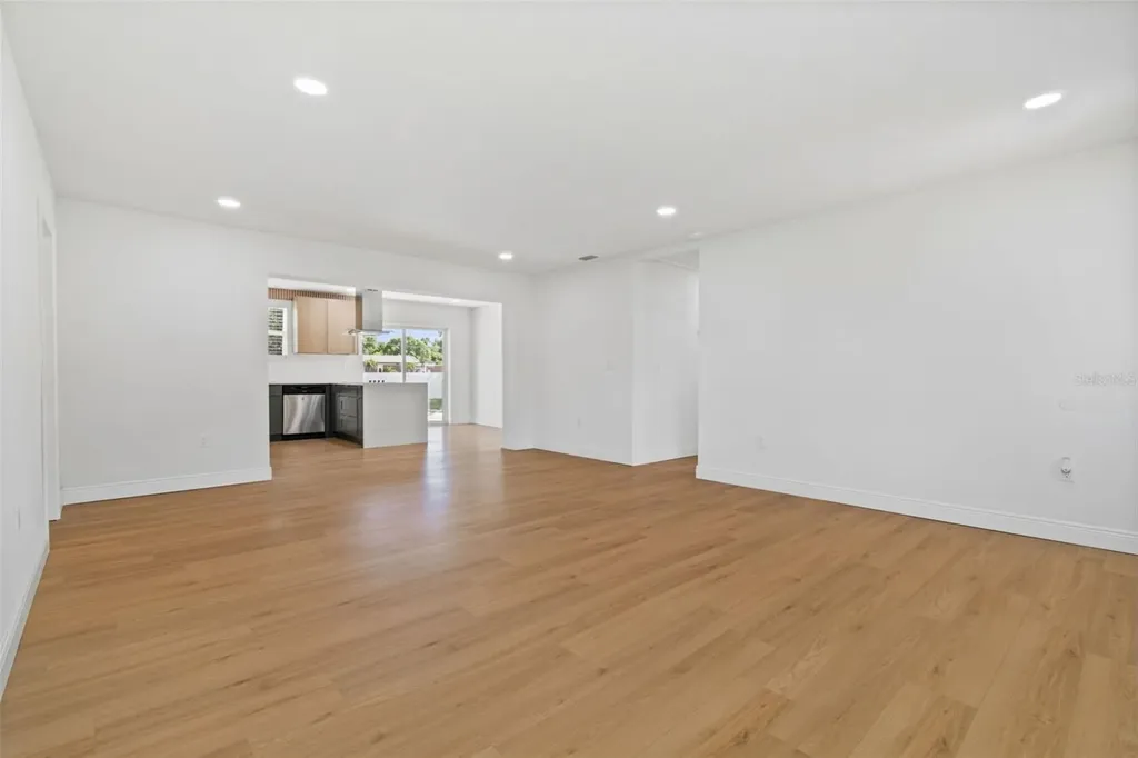2102 W Ferris Avenue Tampa FL 33603