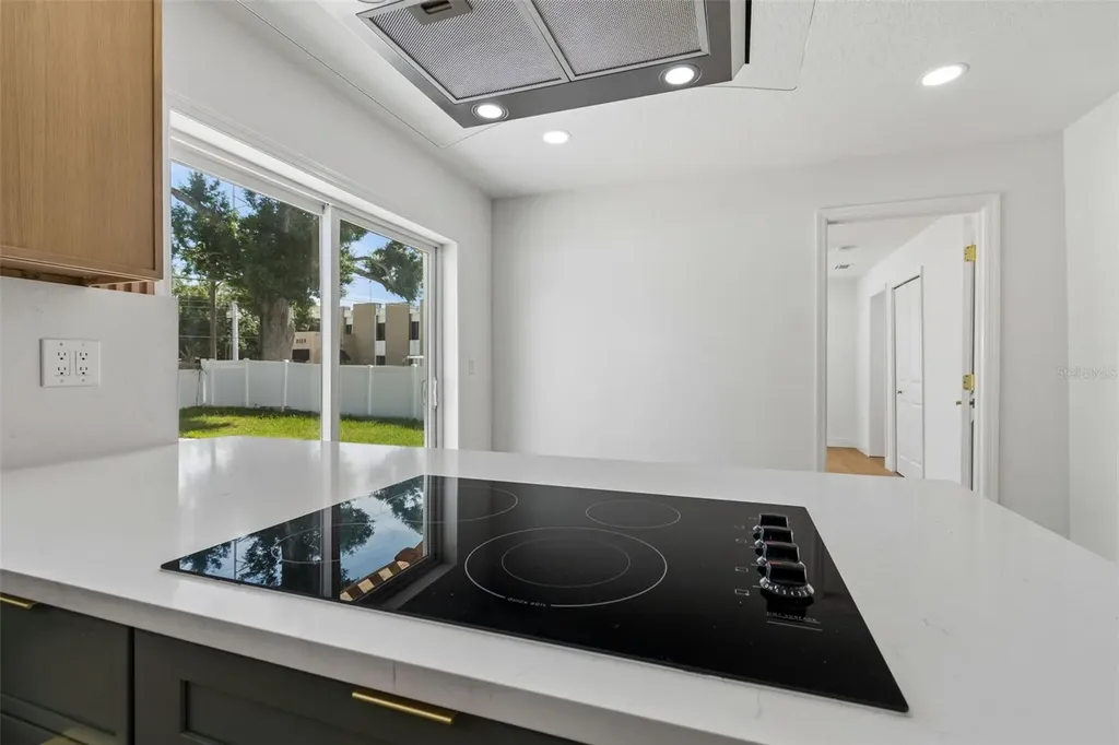 2102 W Ferris Avenue Tampa FL 33603