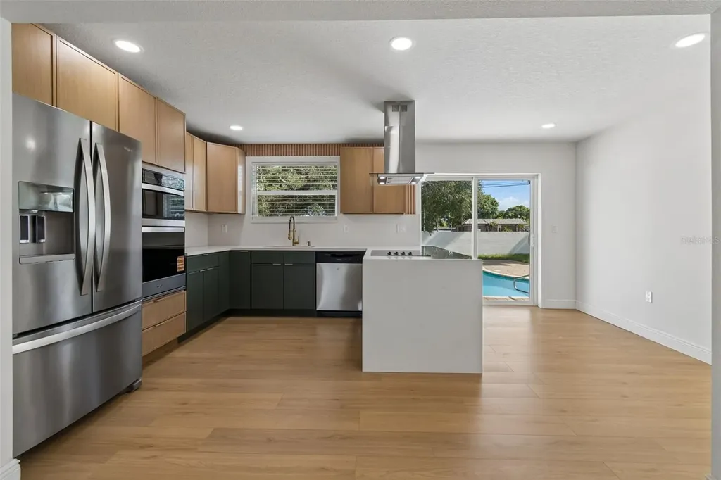 2102 W Ferris Avenue Tampa FL 33603
