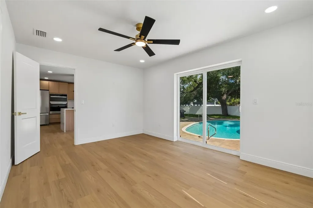 2102 W Ferris Avenue Tampa FL 33603