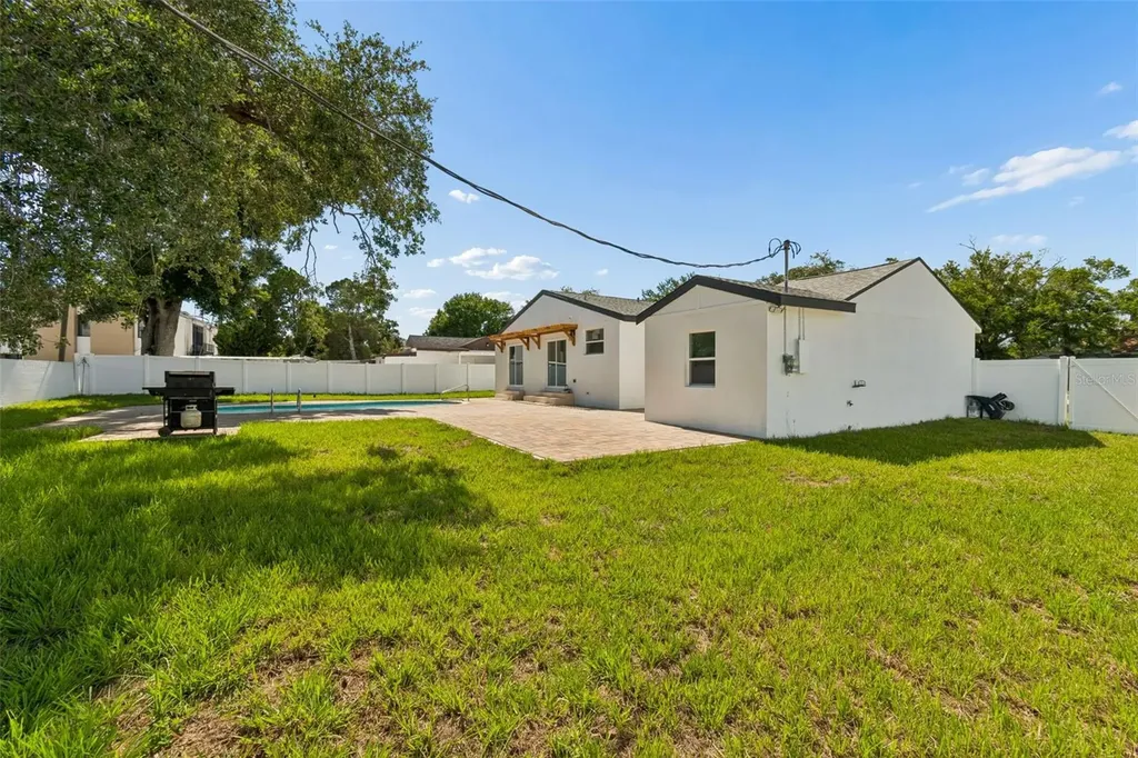 2102 W Ferris Avenue Tampa FL 33603
