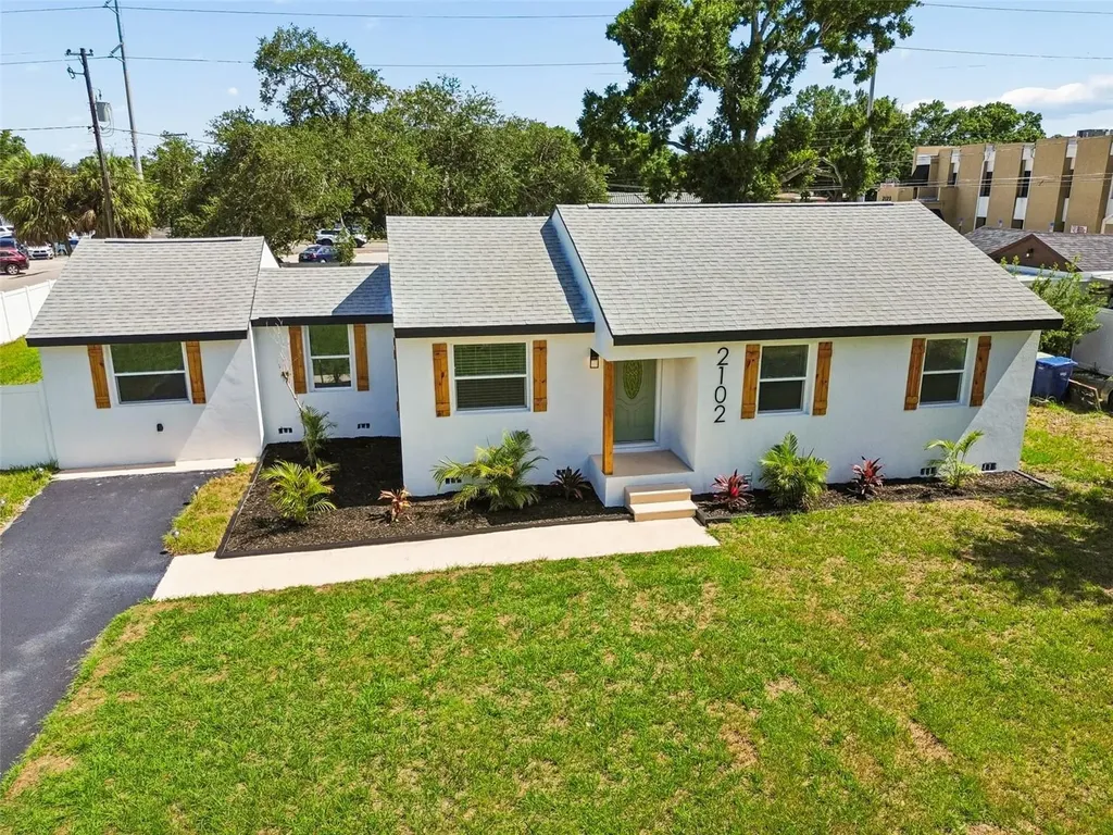 2102 W Ferris Avenue Tampa FL 33603