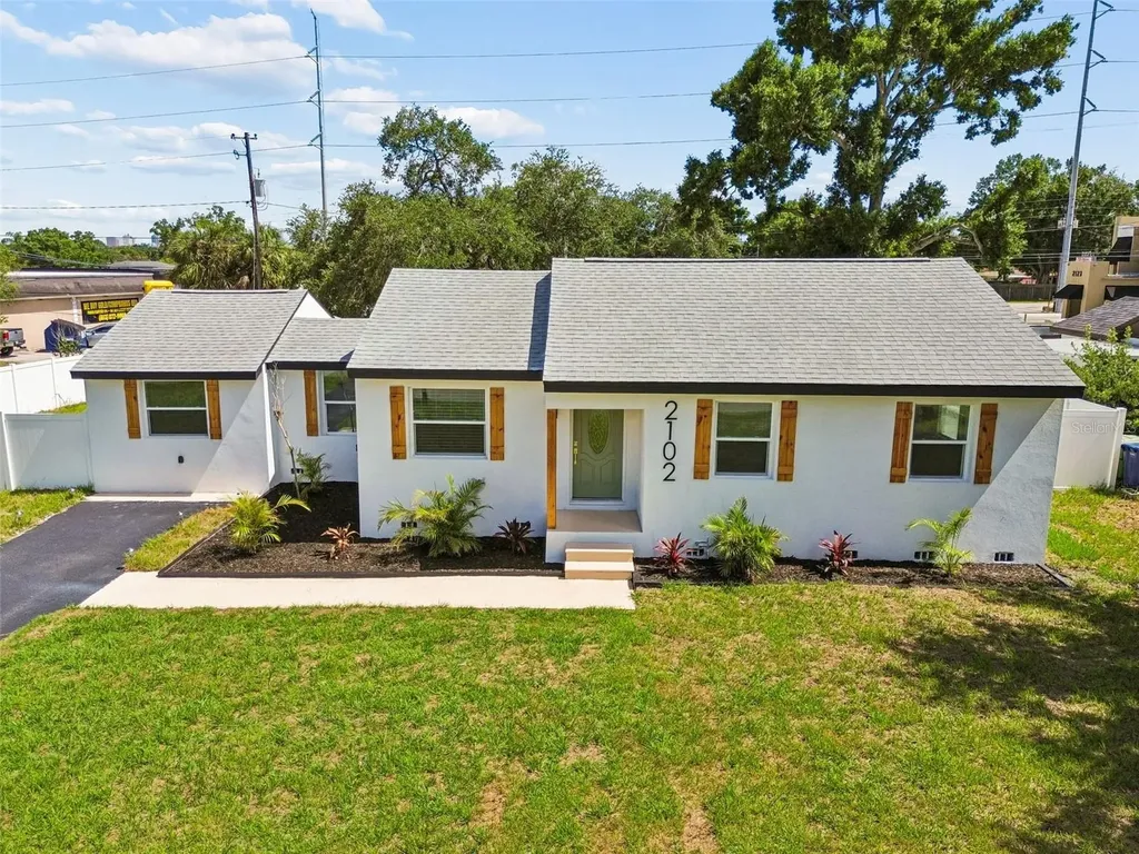 2102 W Ferris Avenue Tampa FL 33603