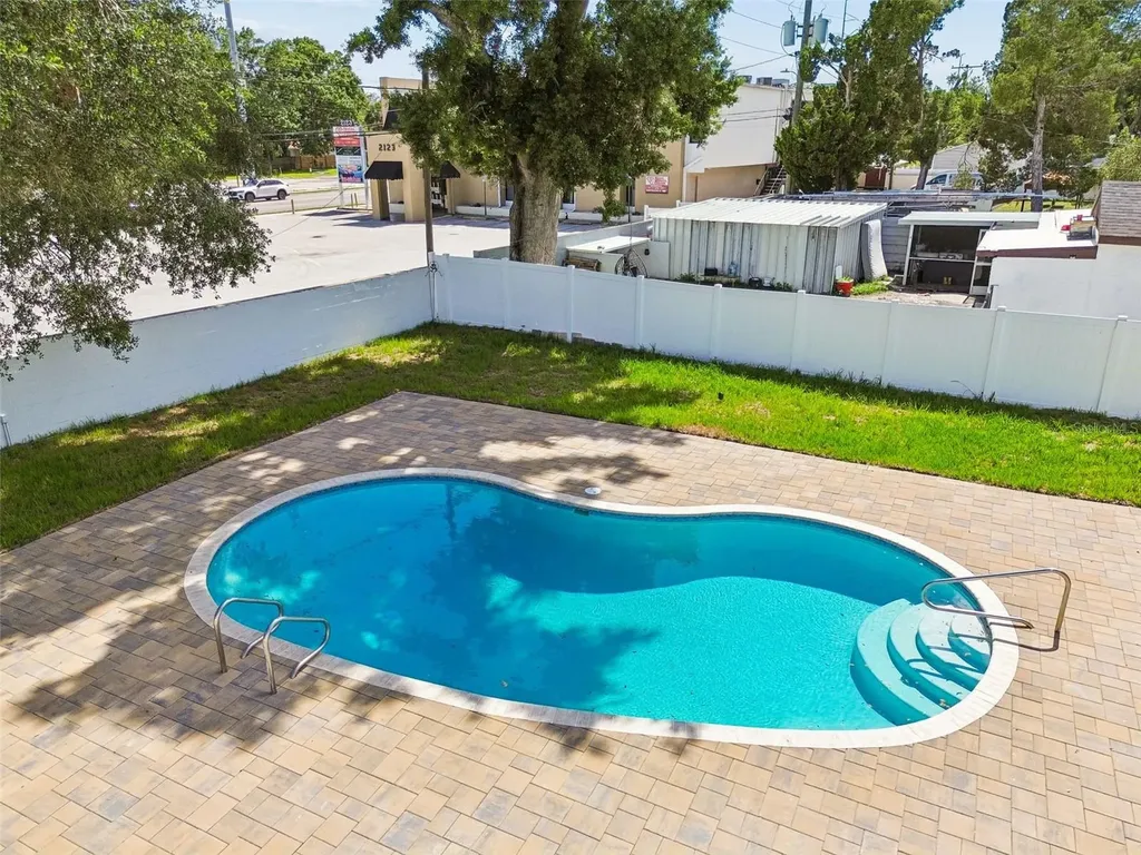 2102 W Ferris Avenue Tampa FL 33603