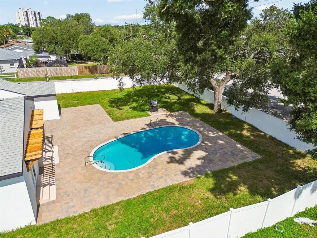 2102 W Ferris Avenue Tampa FL 33603