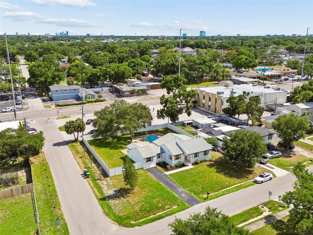 2102 W Ferris Avenue Tampa FL 33603