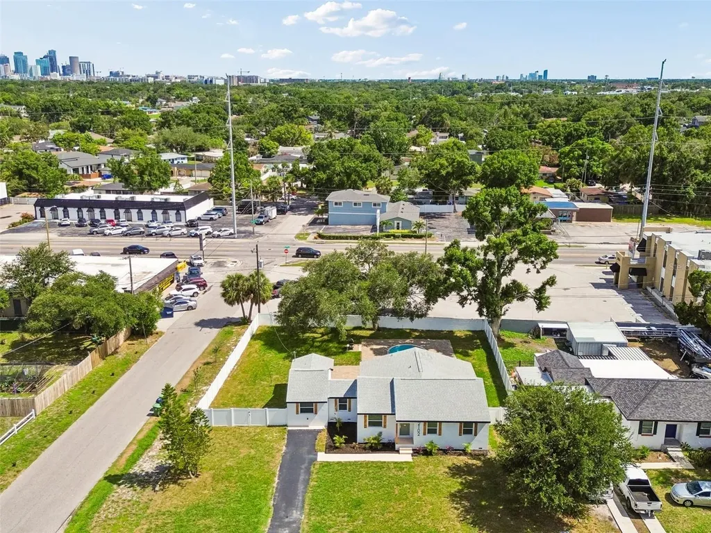 2102 W Ferris Avenue Tampa FL 33603