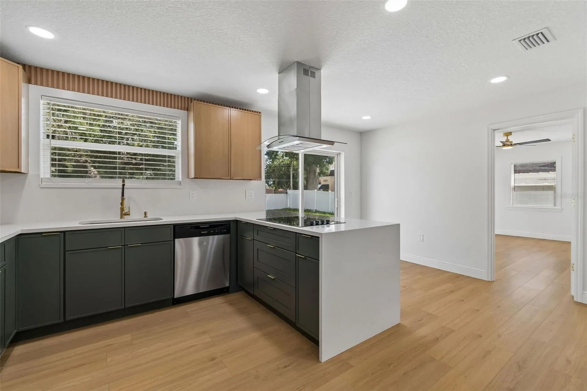 2102 W Ferris Avenue Tampa FL 33603