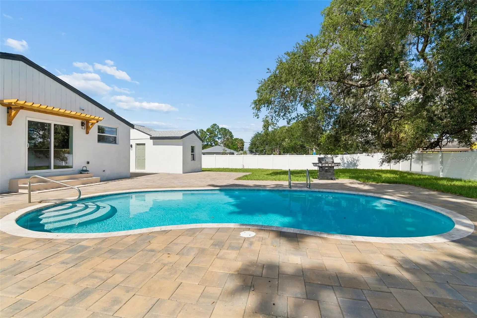 2102 W Ferris Avenue Tampa FL 33603