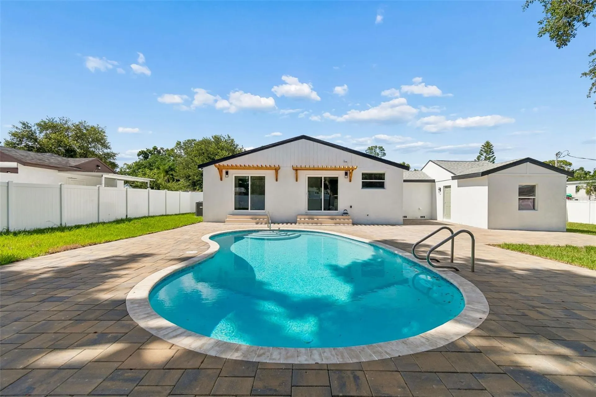 2102 W Ferris Avenue Tampa FL 33603