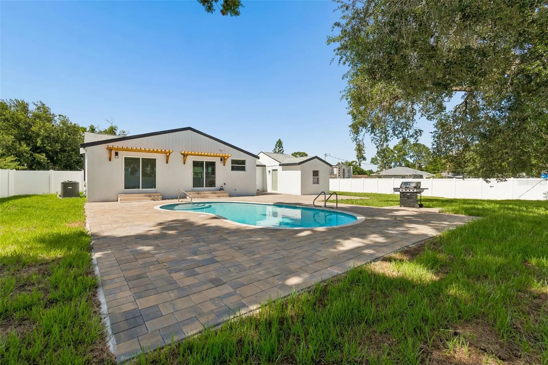 2102 W Ferris Avenue Tampa FL 33603