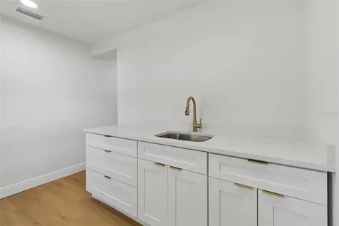 2102 W Ferris Avenue Tampa FL 33603