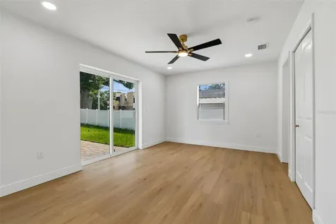 2102 W Ferris Avenue Tampa FL 33603