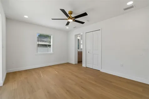 2102 W Ferris Avenue Tampa FL 33603