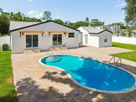 2102 W Ferris Avenue Tampa FL 33603