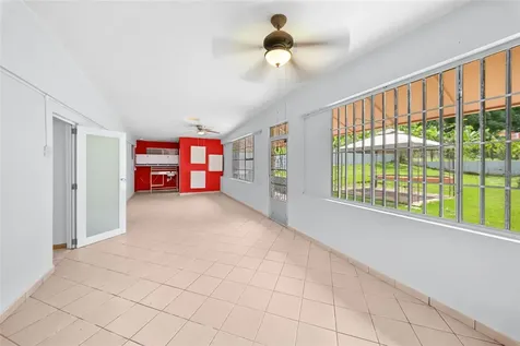214 Calle Jose Gautier Parcelas Marueño Ponce PR 00728