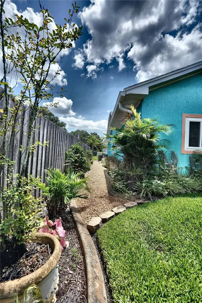 2724 Abbey Avenue Orlando FL 32833