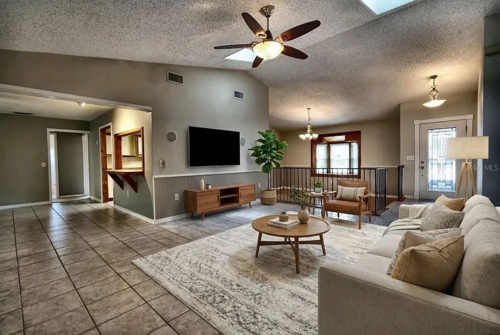 2724 Abbey Avenue Orlando FL 32833
