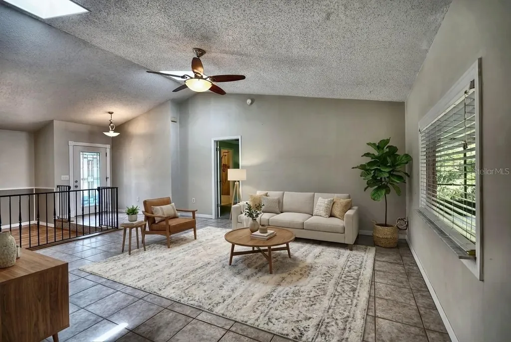 2724 Abbey Avenue Orlando FL 32833