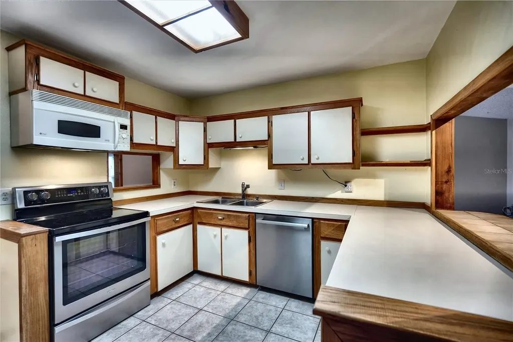2724 Abbey Avenue Orlando FL 32833